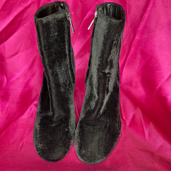 New Kenneth Cole RENNA 8M BLACK Velvet Boots Booties Embroidery STEVIE NICKS ish - Picture 5 of 16